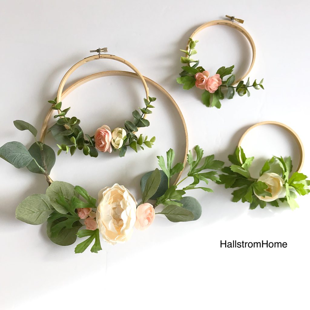 Embroidery Hoop Wreath • DIY Gift Ideas